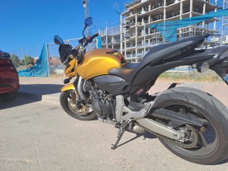 Honda CB600F Hornet Negra/Dorada