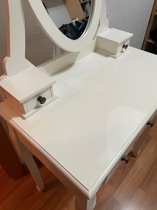 Tocador de maquillaje con taburete a juego