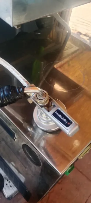 Grifo de cerveza con media luna