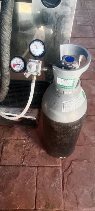 Grifo de cerveza con media luna