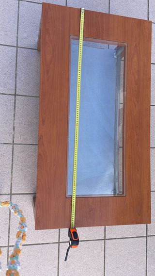 Mesa de comedor de madera y cristal