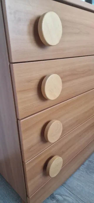 Cómoda de madera pura