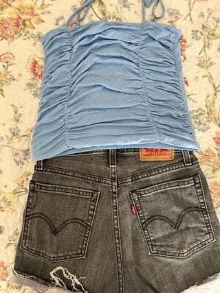 Lote Ropa: Levi's Jeans y 4 Tops