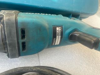 Taladro Percutor Makita HR2470 con maletín