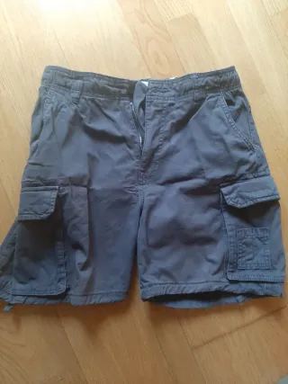 Pantalón cargo corto gris