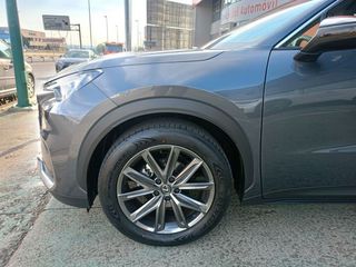 Lexus LBX  ELEGANT +