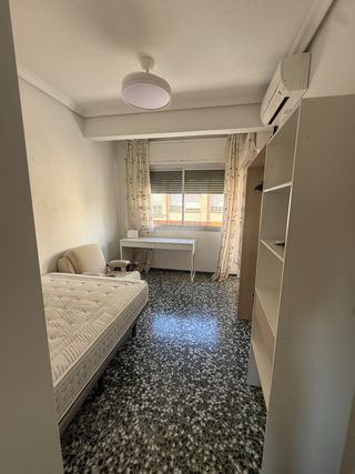 Alquiler piso 4 habitaciones junto a Av. Abenarabi