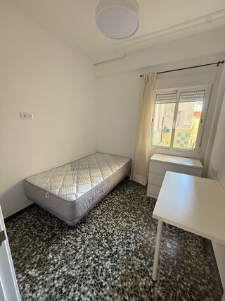Alquiler piso 4 habitaciones junto a Av. Abenarabi