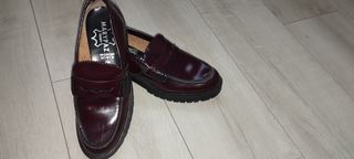 Mocasines Talla 38 de piel , color burdeos,sin uso