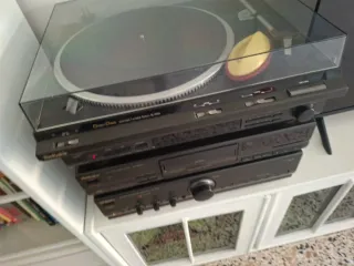 Sistema Audio Technics ST-GT350 y 2 altavoces JBL