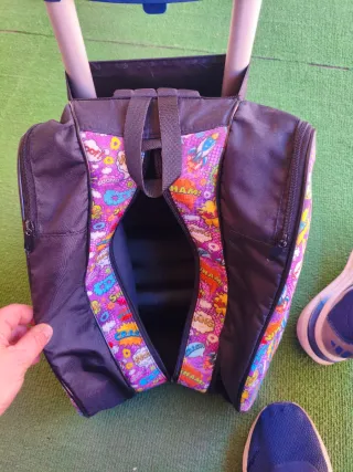 Mochila patinaje  con ruedas y diseño divertido