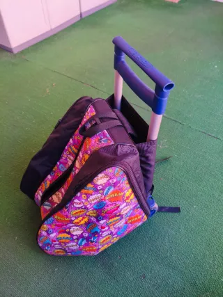 Mochila patinaje  con ruedas y diseño divertido