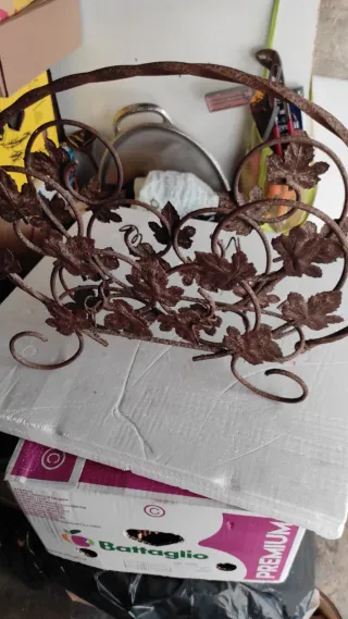 Porta riviste forgiato a mano con foglie