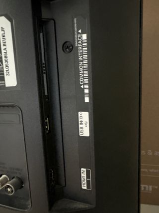Televisor LG Smart TV 32 pulgadas (pantalla rota)
