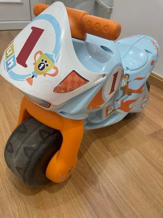 Moto correpasillos azul con osito