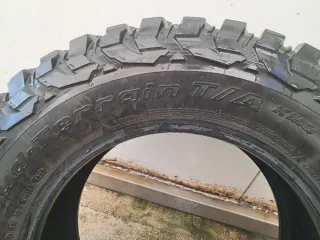 Neumático BFGoodrich Mud-Terrain  KM3 265/65 /17