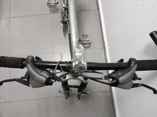 Bicicleta con frenos Pro