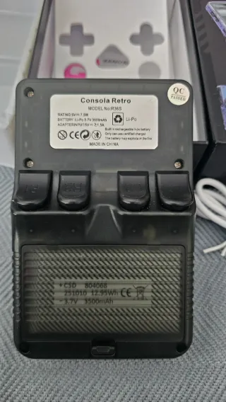 Consola Retro R36S Pantalla IPS 3.5