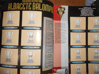 Álbum Fútbol Liga 95-96 vacío, solo dos equipos
