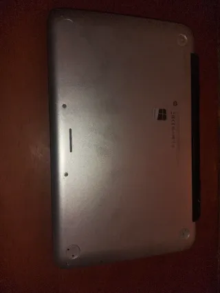 HP TPN-Q136 Portátil