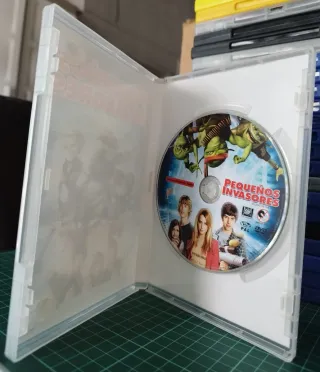 DVD Pequeños Invasores (Aliens in the Attic)