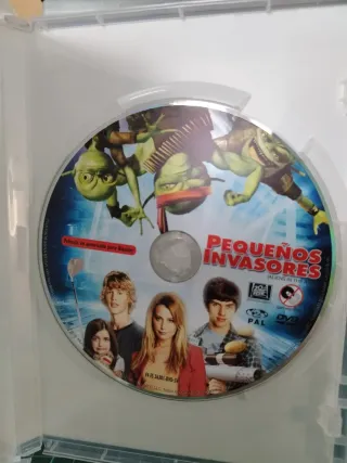 DVD Pequeños Invasores (Aliens in the Attic)