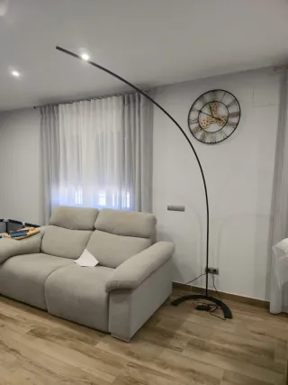 Lámpara de pie regulable para salón