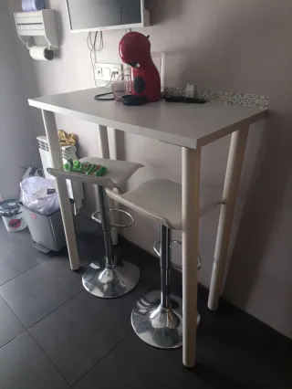 Patas Mesa Alta Metal  en blanco son 4 patas