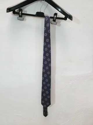 Chaqueta corbata y pantalón de traje