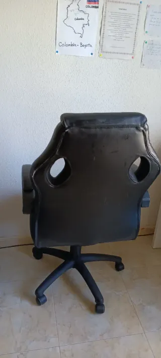 Silla de oficina ergonómica con ruedas