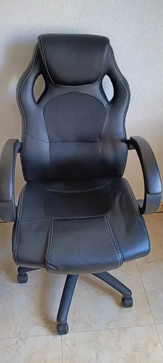 Silla de oficina ergonómica con ruedas