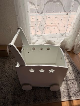 Carro de madera para juguetes