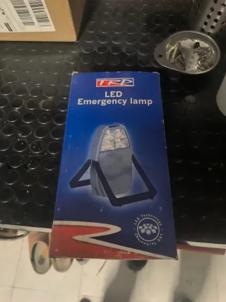 Linterna LED de emergencia naranja