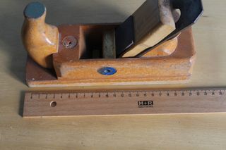 Cepillo carpintero madera antiguo