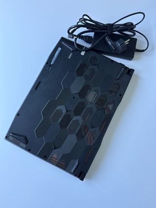 Portátil MSI Katana GF66 11UC-045XES Negro