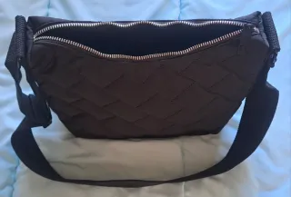 Bolso bandolera Latouche negro acolchado