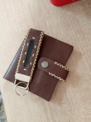 Carteras y llaveros de piel hechos a mano