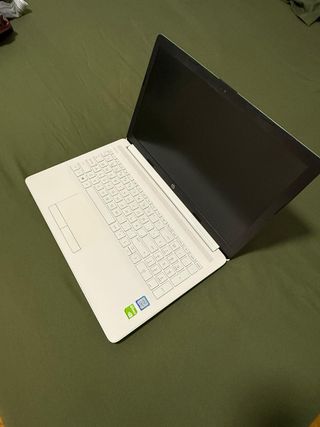 Portátil HP Blanco y Negro