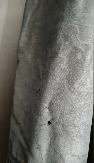 Falda antigua gris con encaje