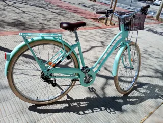 Bicicleta Urbana con Cesta