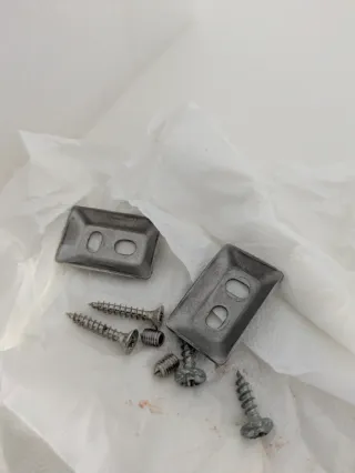 Toallero de metal plateado