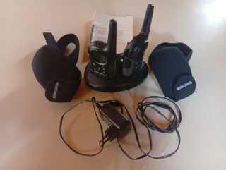 2 Walkie Talkies Motorola Con cargador y funda .