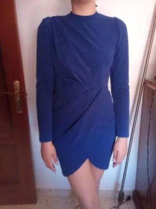 Vestido fiesta azul brillante