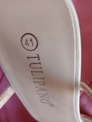 Zapatos de vestir blancos con pedrería