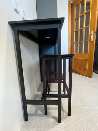 Tavolo alto in legno nero con 2 sgabelli