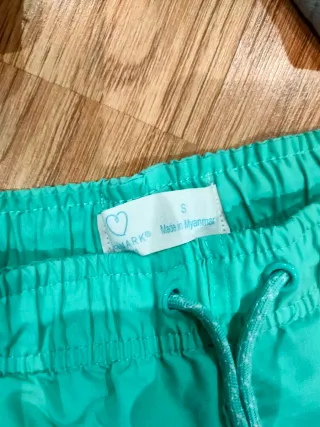 2 Pantalones Cortos (Gris y Verde)