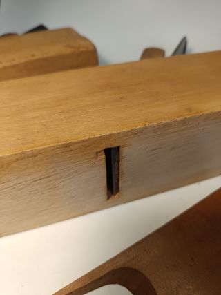 LOTE ANTIGUOS CEPILLOS DE CARPINTERO + ACCESORIO