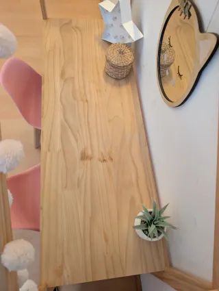 Escritorio infantil casa madera y sillas