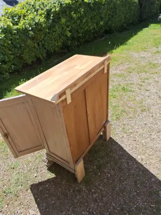 Mesilla antigua de madera