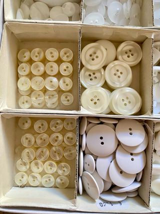 Lotto bottoni vintage bianchi e avorio